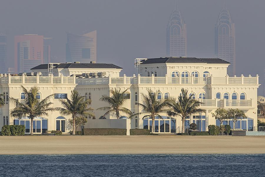 Dubai Luxury Property                              V1 Photograph