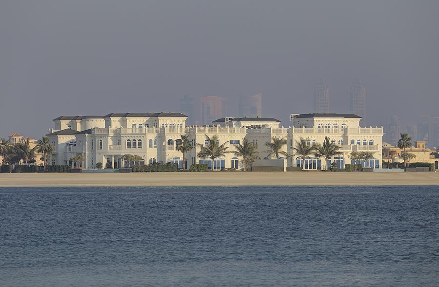 Dubai Luxury Property                              V2 Photograph