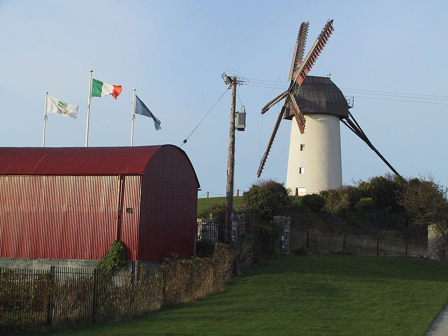 Dublin, Skerries windmill. Painting by Val Byrne