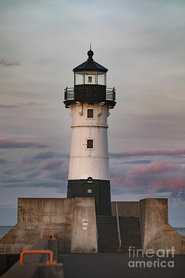 Duluth Minnesota North Pier Lighthouse At Dusk Photograph