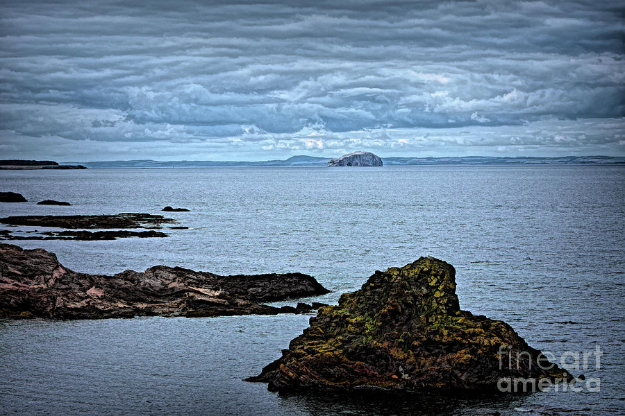 Dunbar Seascape Photograph by Yvonne Johnstone