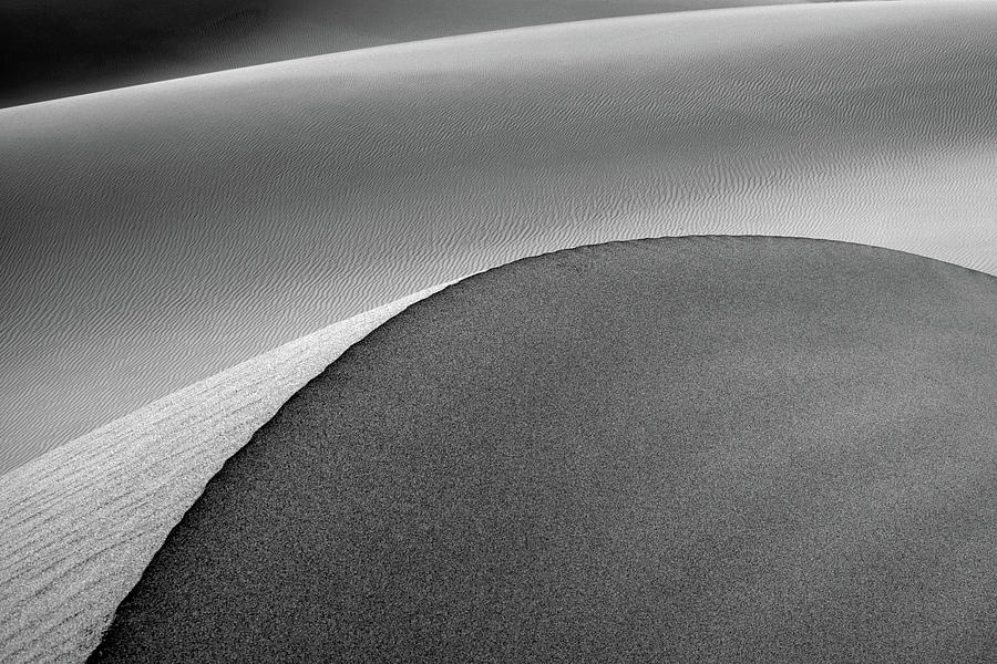Abstract Photograph - Dune Essence by Alexander Kunz