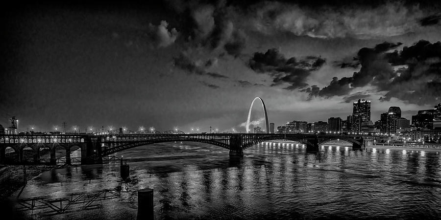 Eads Bridge and the Arch St Louis on the Mississippi_BnWGRK2974_07062020  Photograph by Greg Kluempers