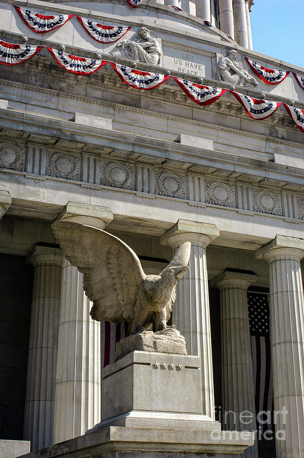 New York City Photograph - Eagle at Grants Tomb by Bob Phillips