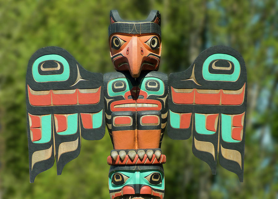 Eagle Eyes Totem Photograph by Leslie Montgomery