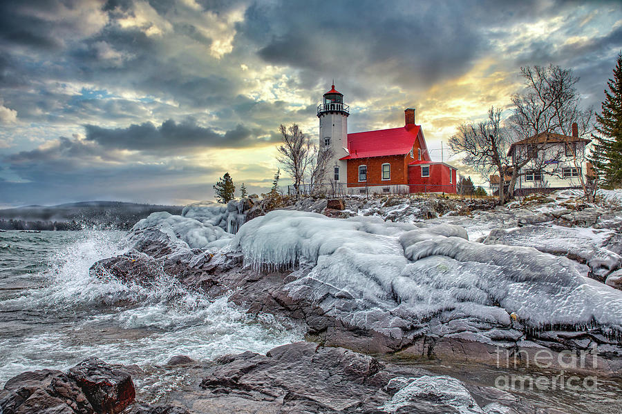Eagle Harbor Lighthouse Keweenaw Peninsula Michigan -2461 Photograph by Norris Seward