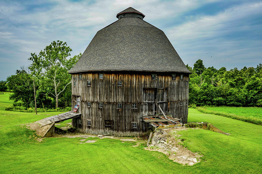 Earl White Round Barn Photograph by Scott Smith