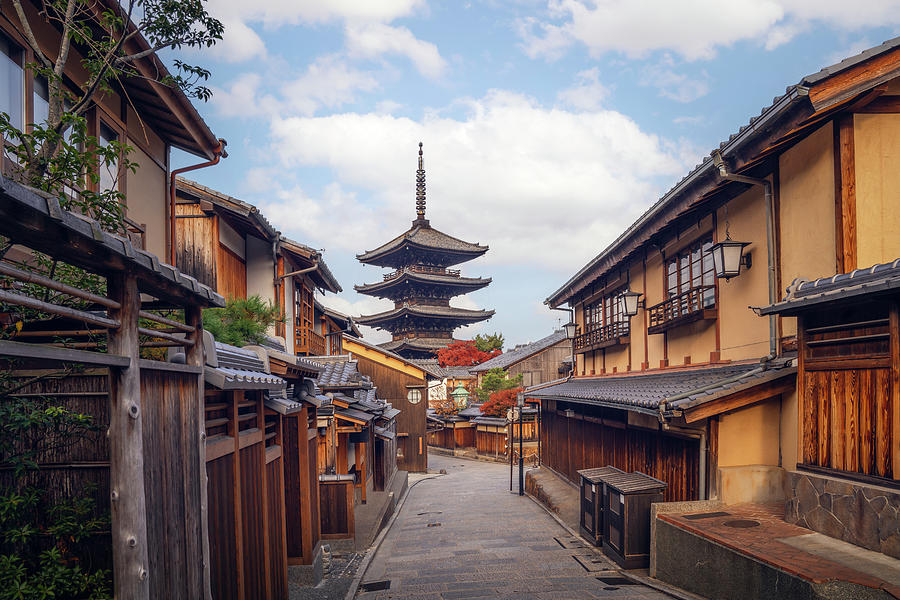 Early morning in Gion Kyoto Photograph by Anek Suwannaphoom - Fine Art ...