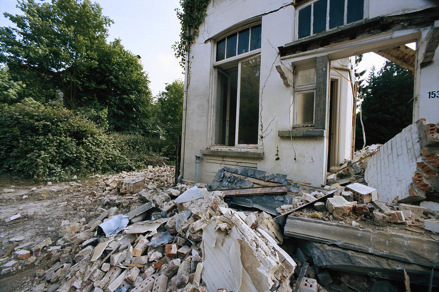 Earthquake wracked house, close-up Photograph by David De Lossy