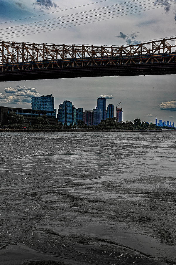 East River - 59th Street Bridge And Roosevelt Island Photograph