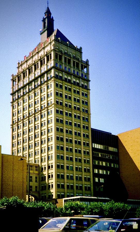 The Kodak Tower in 1984 Photograph by Gordon James