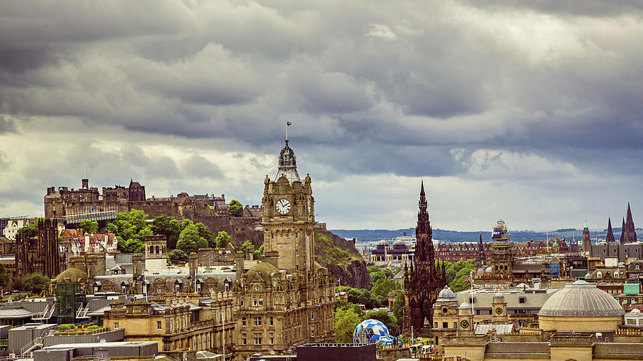 Edinburgh Cityscape Photograph by Ian Good