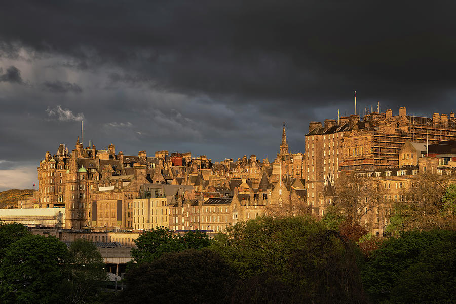 Edinburgh Sunset Skyline In Scotland Photograph by Artur Bogacki