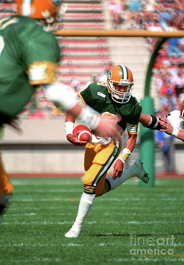 Edmonton Eskimos Football - Damon Allen Running - 1987 Versus Ottawa Photograph by Terry Elniski