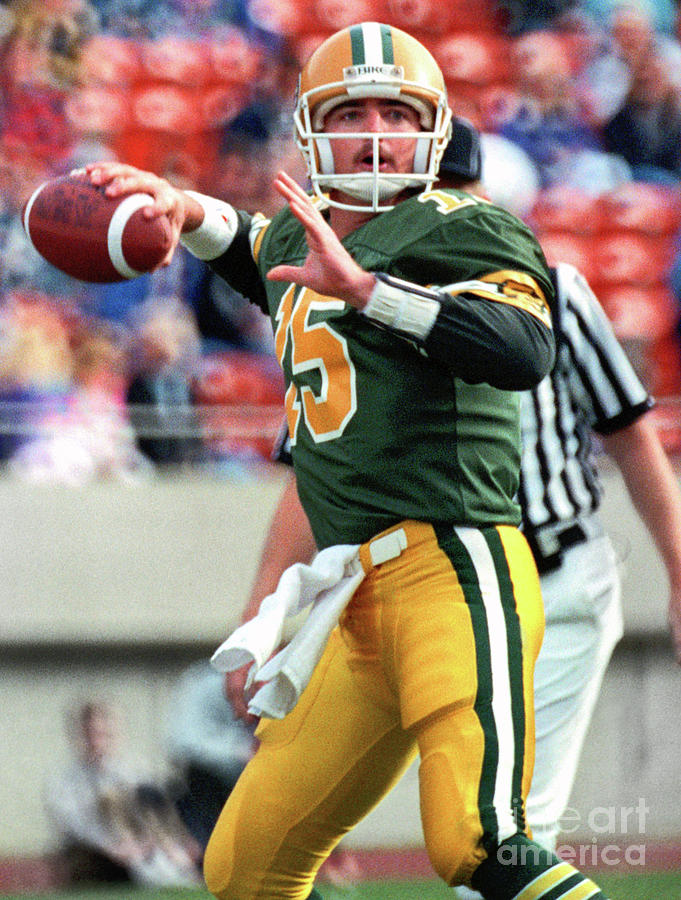 Edmonton Eskimos Football - Rick Worman - 1989 Versus Winnipeg Photograph by Terry Elniski