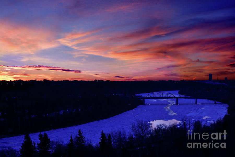 Edmonton North Saskatchewan River At Dawn Photograph by Terry Elniski