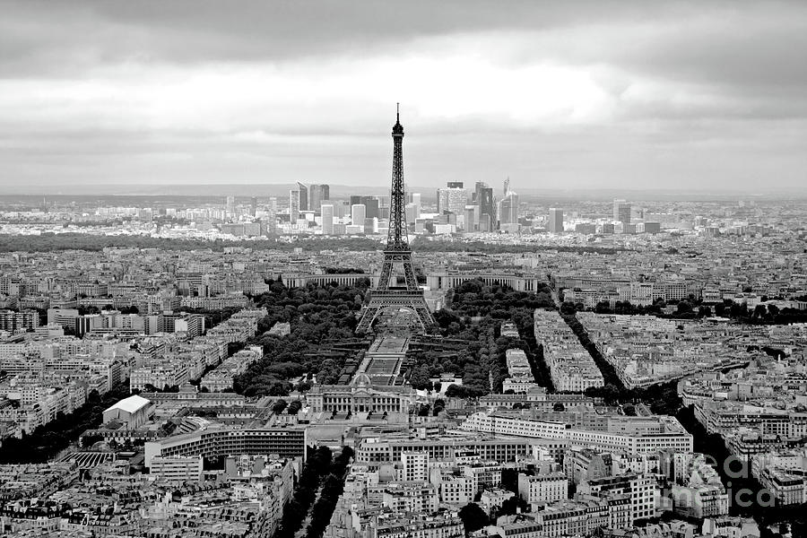 Eiffel Tower / Tour Eiffel - Paris, France Photograph