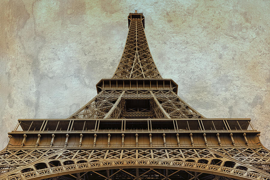 Architecture Digital Art - Eiffel Vintage by Manjik Pictures