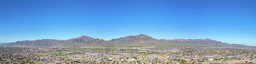 El Paso Texas Franklin Mountain Panorama Clear Sky Photograph by SR Green