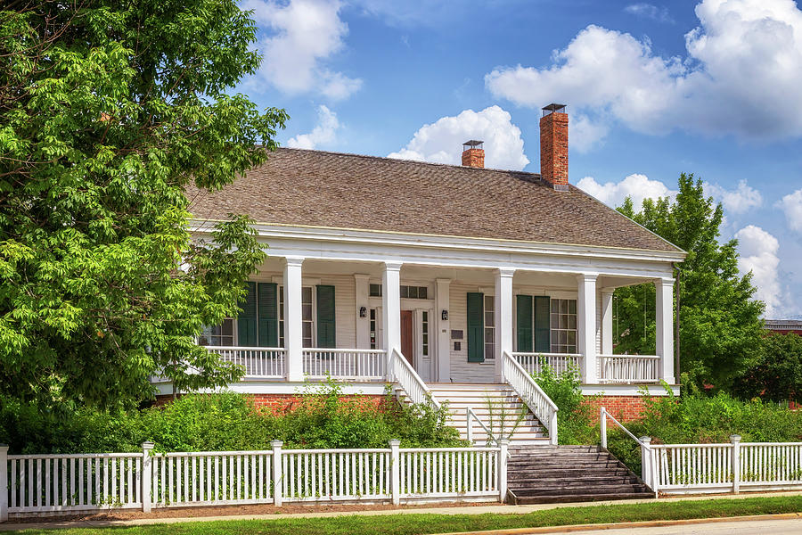 Elijah Iles House - Springfield, Illinois Photograph by Susan Rissi Tregoning Elijah Iles House - Springfield, Illinois Photograph by Susan Rissi Tregoning