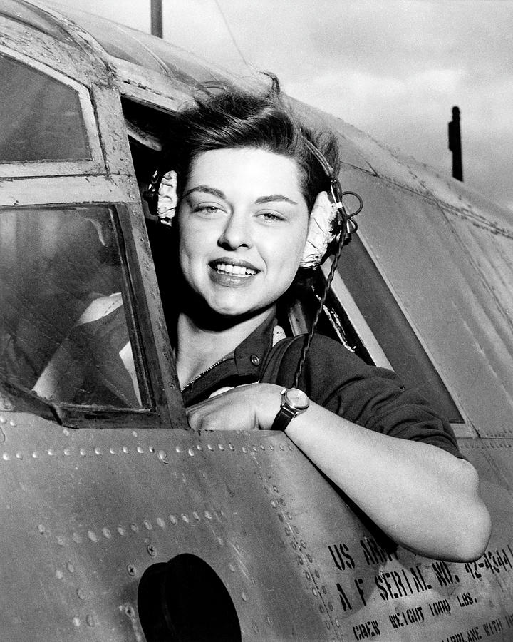 Elizabeth Gardner Photograph - Elizabeth Gardner - Womens Airforce Service Pilot - WASP 1943 by War Is Hell Store