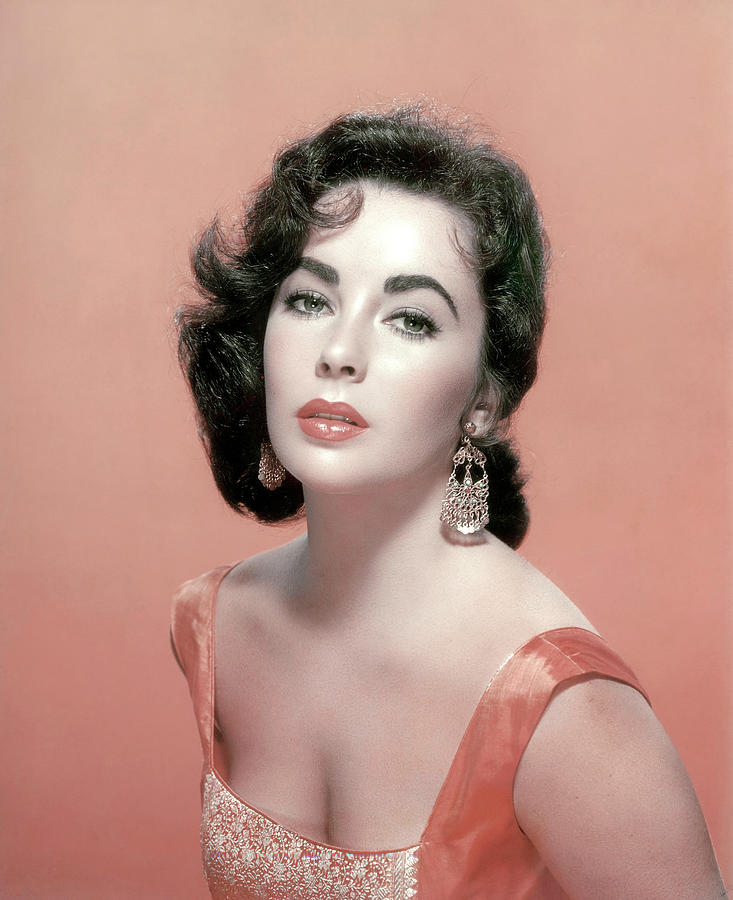 ELIZABETH TAYLOR in THE LAST TIME I SAW PARIS -1954-, directed by RICHARD BROOKS. Photograph by Album