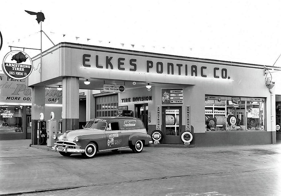 Elkes Pontiac Florida Photograph by DK Digital