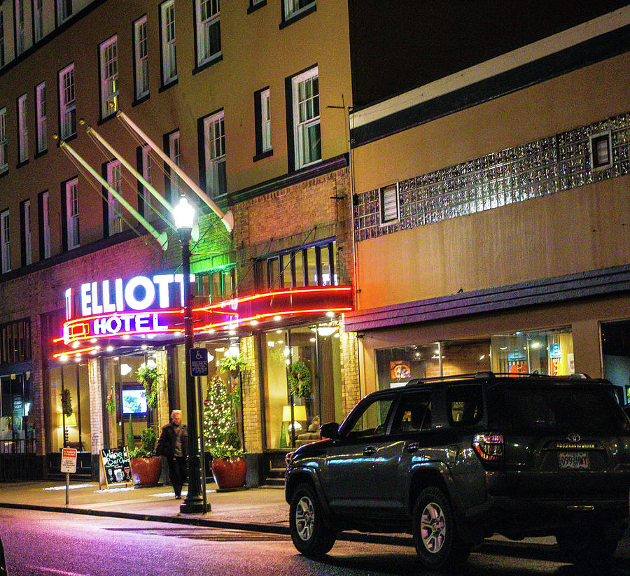 Elliott Hotel Astoria Photograph by Peggy McCormick
