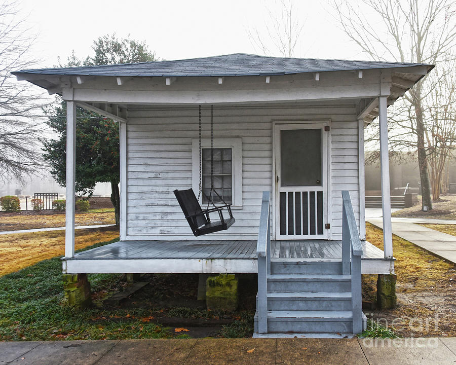 Elvis Presley Childhood Home Photograph by Catherine Sherman