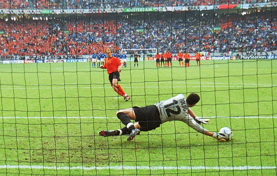 EM EURO 2000 Halbfinale ITA - HOL n.E. 3:1 Photograph by Henri Szwarc