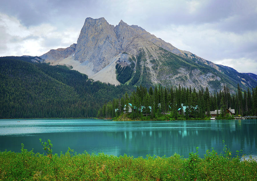 Emerald Lake British Columbia Photograph by Dan Sproul