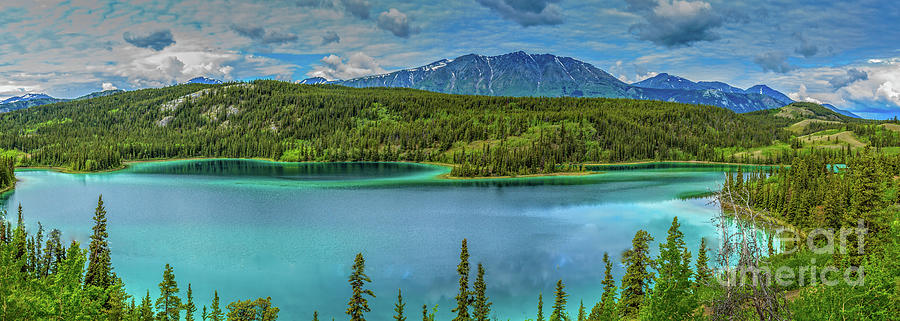Emerald Lake Photograph by Robert Bales