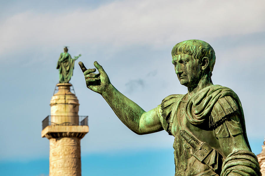 Emperor Trajan pointing at his column by Fabrizio Troiani Emperor Trajan pointing at his column by Fabrizio Troiani
