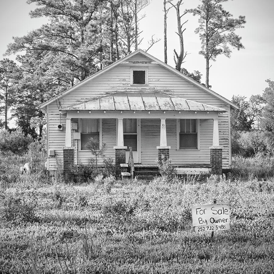 Empty House For Sale - Rural North Carolina Photograph by Bob Decker