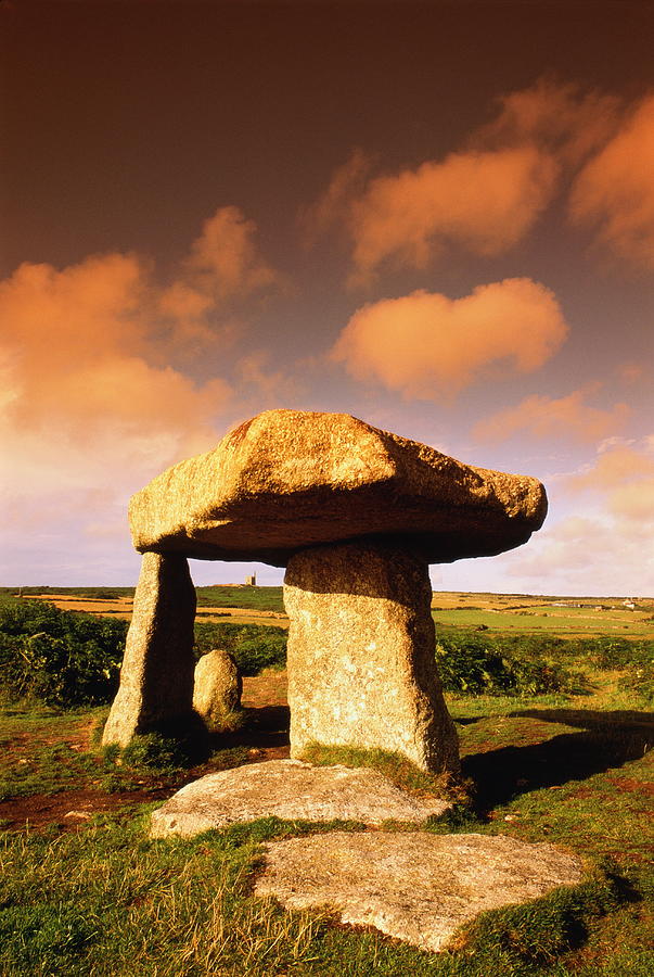 England, Cornwall, Lands End, Lanyon Quoit, prehistoric rock tomb Photograph by Wilfried Krecichwost