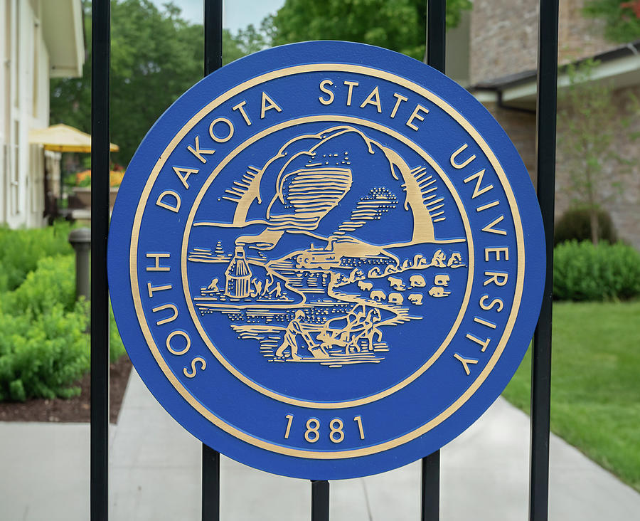 entrance-gate-on-the-campus-of-south-dakota-state-university