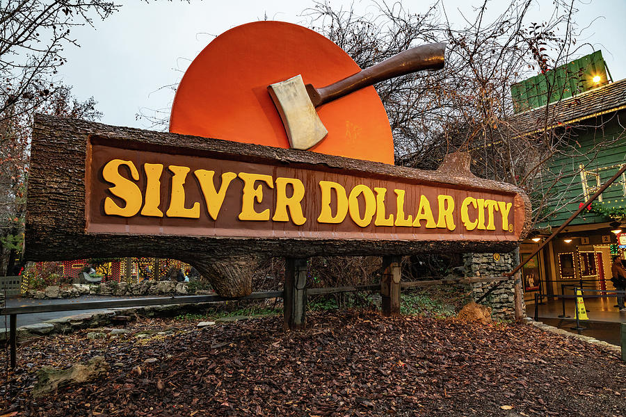 Entrance To Silver Dollar City In Branson Missouri Photograph by ...