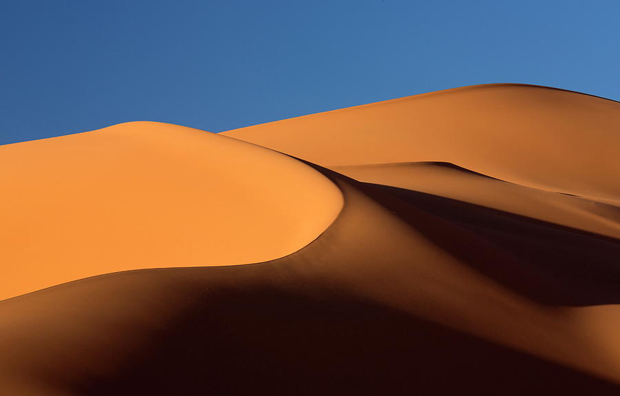 Erg Chebbi sand sea, Sahara Desert Photograph by Lee Frost - Fine Art ...