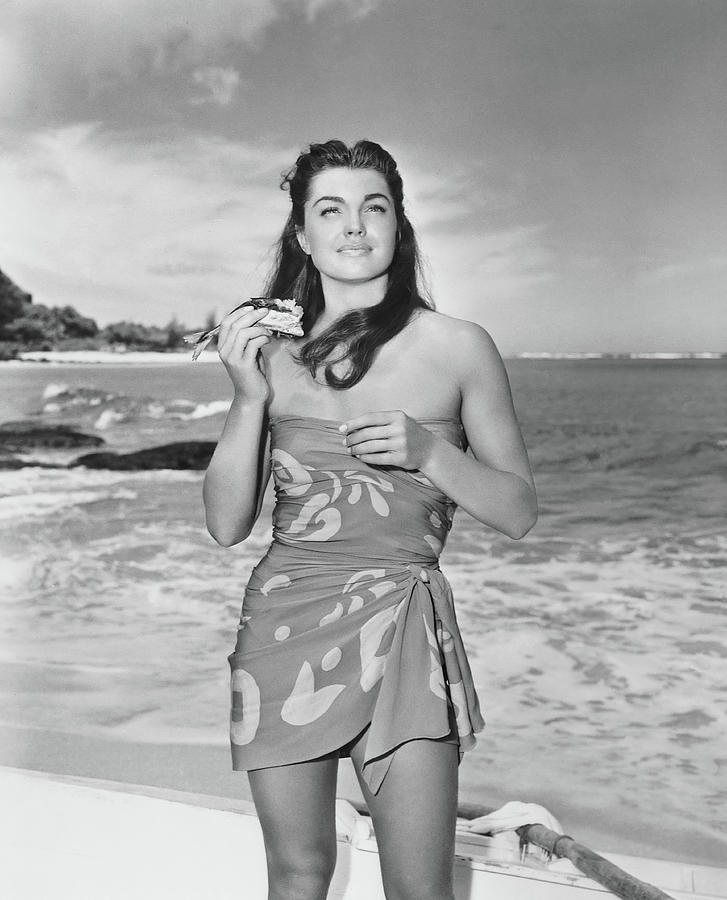 ESTHER WILLIAMS in PAGAN LOVE SONG -1950-, directed by ROBERT ALTON. Photograph by Album