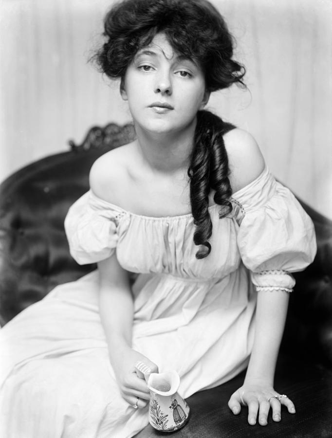 Evelyn Nesbit Portrait - 1900 Photograph by War Is Hell Store