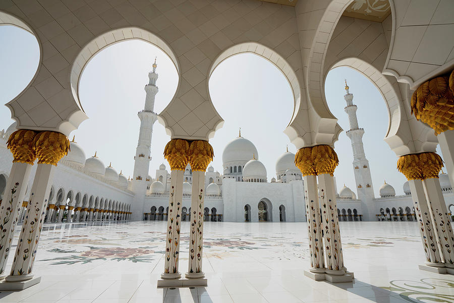 Exterior of Sheikh Zayed Grand Mosque in Abu Dhabi, United Arab ...