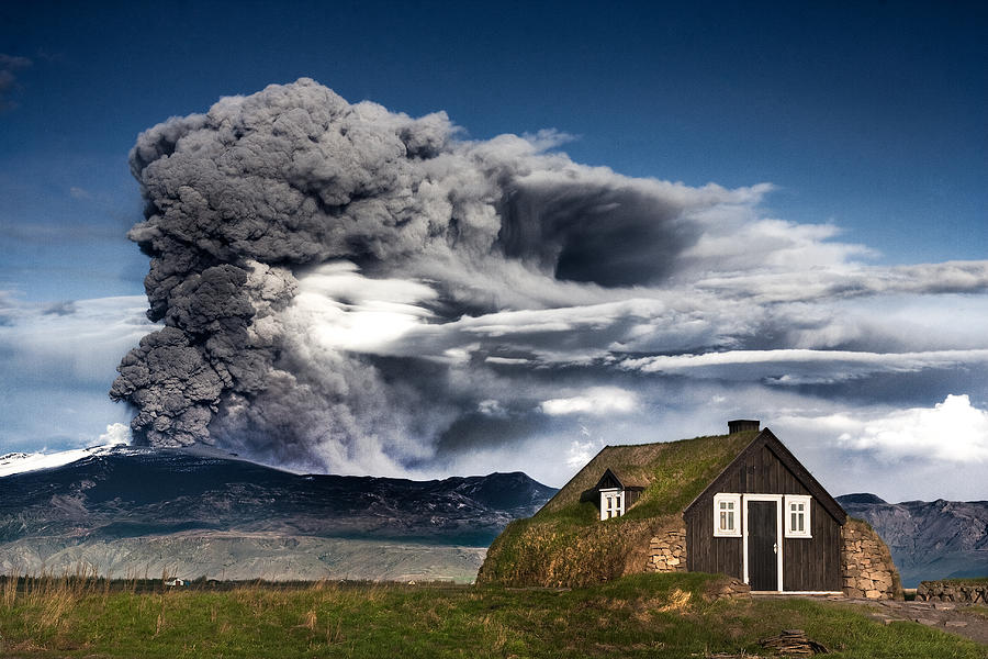 Eyjafjallajökull, Eruption, Iceland Photograph by Ingólfur Bjargmundsson