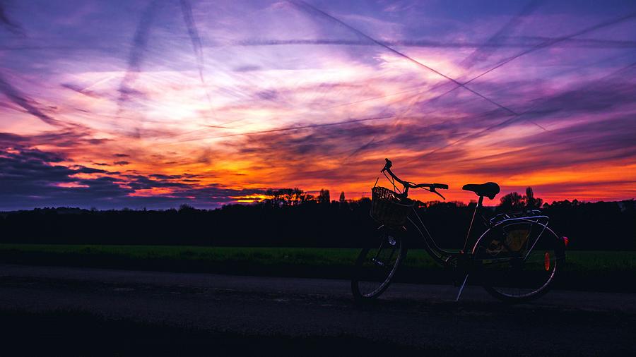 Fabolous Marvelous Lovely Sun Dusk Bike High Resolution Photograph