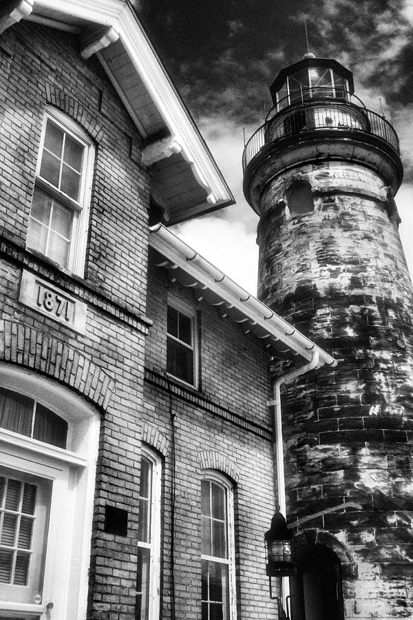 Fairport Harbor Lighthouse Photograph by Jeffrey Holbrook