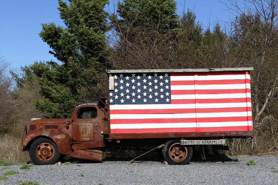 Farm Truck Peconic New York Photograph by Bob Savage