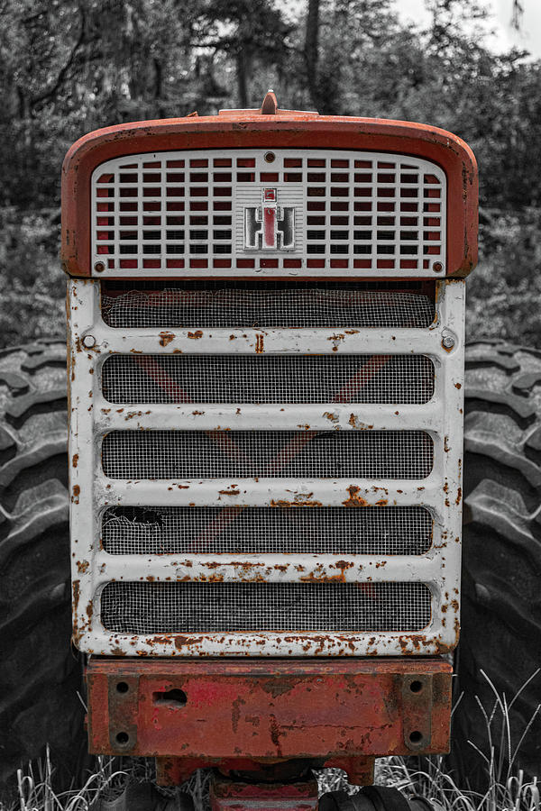 Farmall 560 Grill Photograph By Enzwell Designs