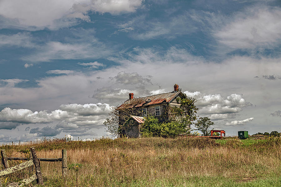 Farmhouse at Sinks Grove Photograph by Bob Bell