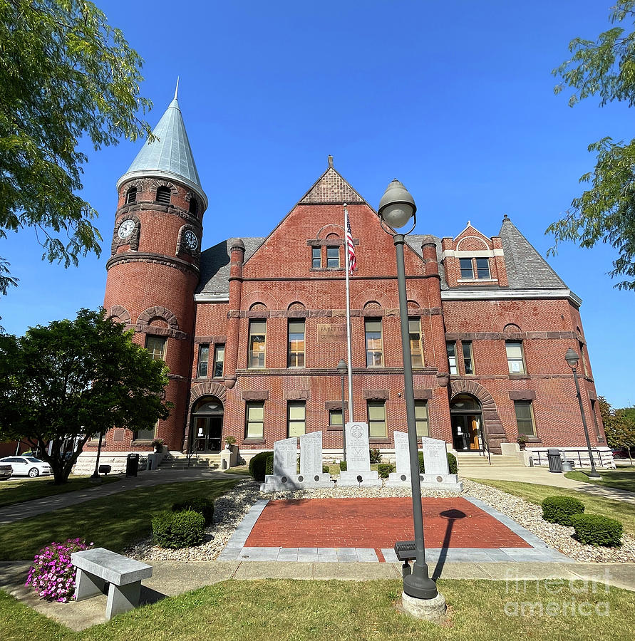 Fayette County Courthouse in Connersville Indiana 7859 Photograph by ...