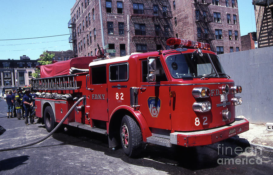 FDNY Engine 82-ALF Photograph by Steven Spak
