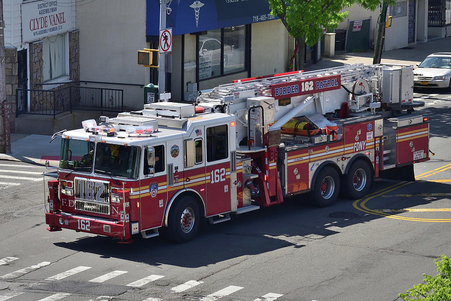 FDNY Tower Ladder Photograph by Kurt Von Dietsch - Fine Art America